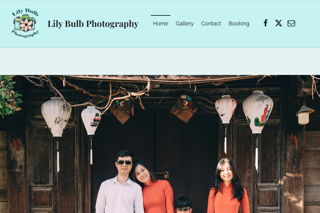 Lily Bulb Photography logo with flower illustration